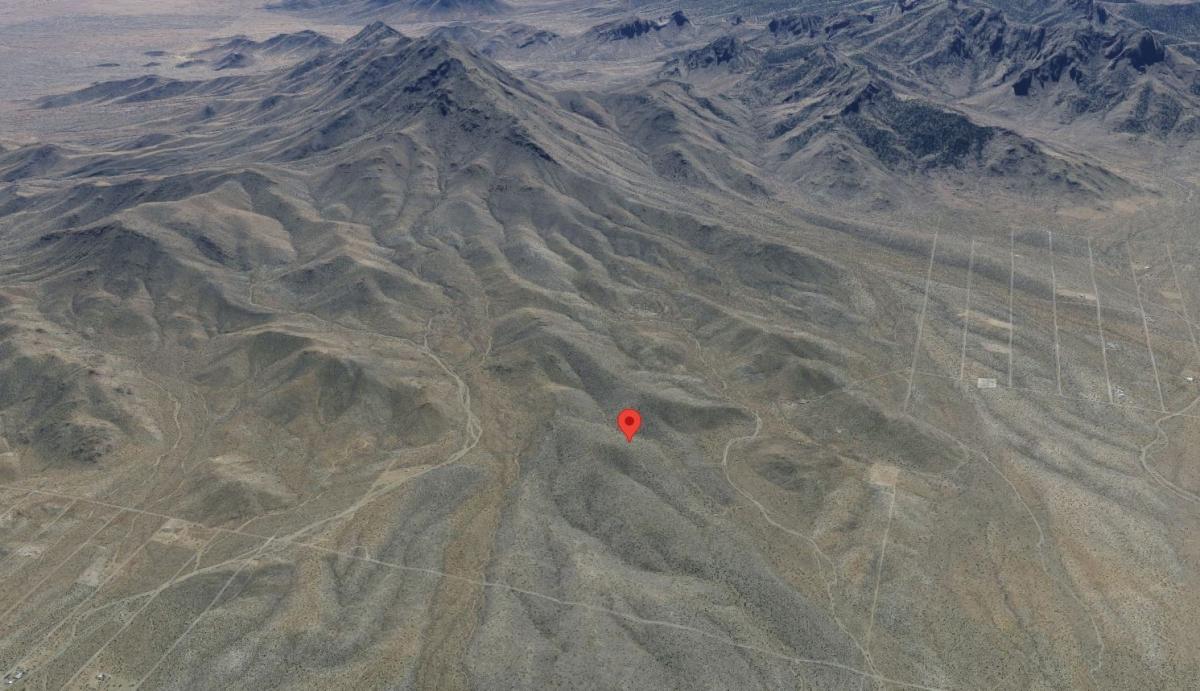  1.77 Acres for Sale in Dolan Springs, Arizona